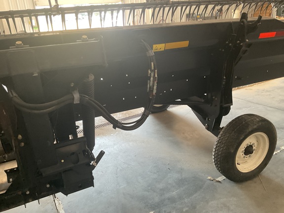 2014 MacDon D65-35 Header Combine
