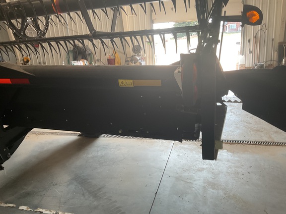 2014 MacDon D65-35 Header Combine