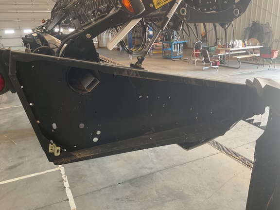 2014 MacDon D65-35 Header Combine