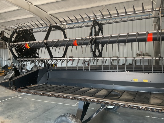 2014 MacDon D65-35 Header Combine