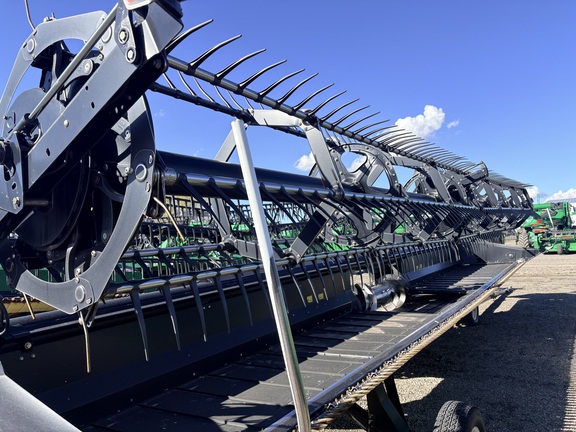 2014 MacDon D65-35 Header Combine