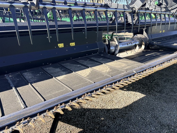 2014 MacDon D65-35 Header Combine