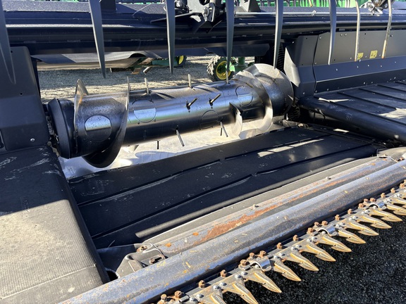 2014 MacDon D65-35 Header Combine