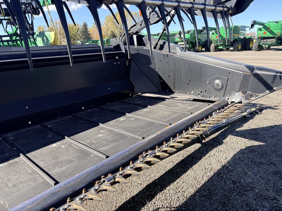 2014 MacDon D65-35 Header Combine