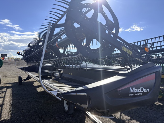 2014 MacDon D65-35 Header Combine