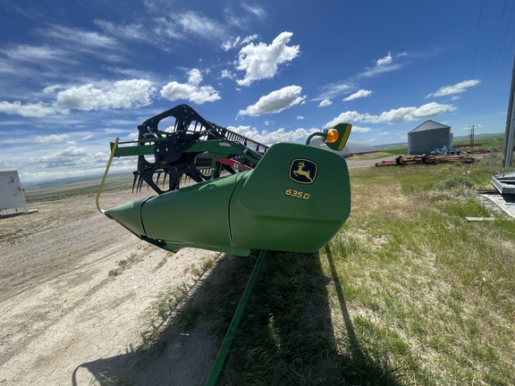 2016 John Deere 635D Header Combine