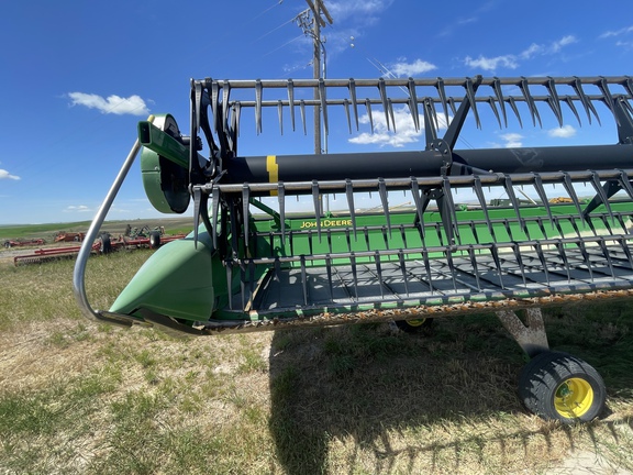 2016 John Deere 635D Header Combine