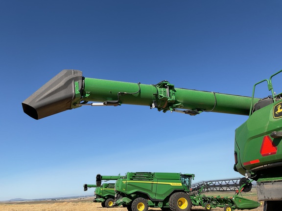 2025 John Deere X9 1100 Combine