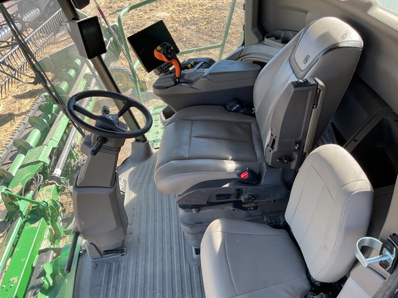 2025 John Deere X9 1100 Combine