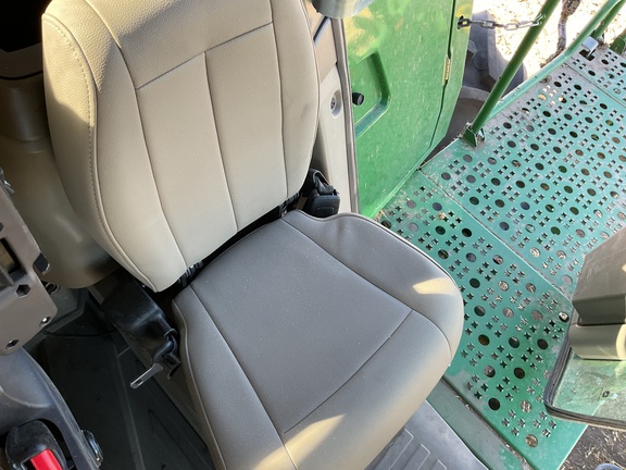 2025 John Deere X9 1100 Combine