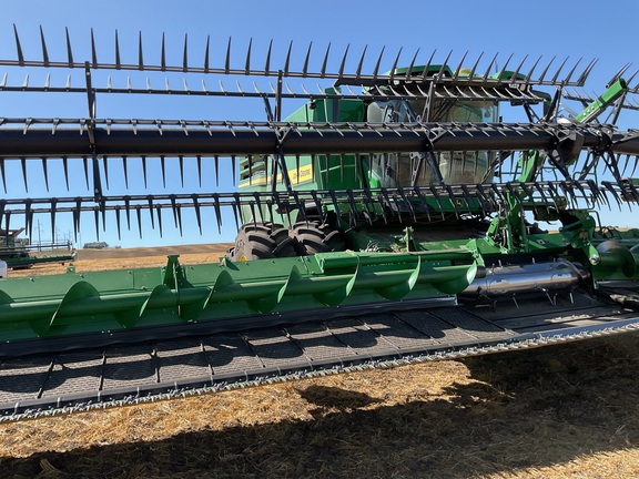 2025 John Deere HDR 50 Header Combine