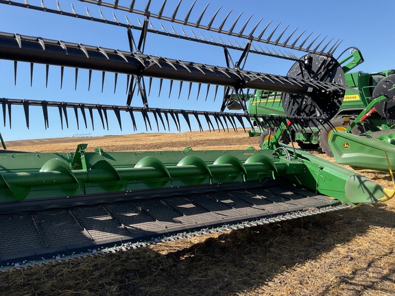 2025 John Deere HDR 50 Header Combine