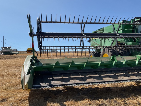 2025 John Deere HDR 50 Header Combine