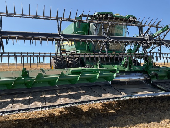 2025 John Deere HDR 50 Header Combine