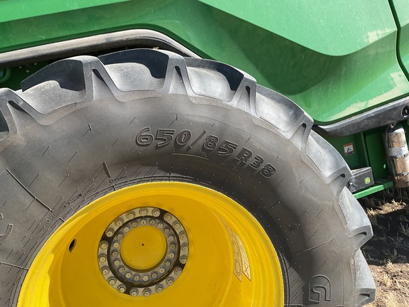 2025 John Deere X9 1100 Combine