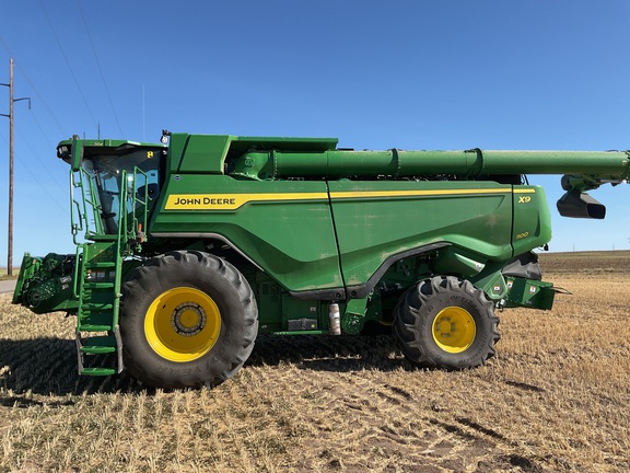 2025 John Deere X9 1100 Combine