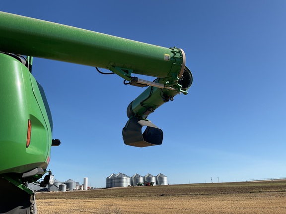 2025 John Deere X9 1100 Combine