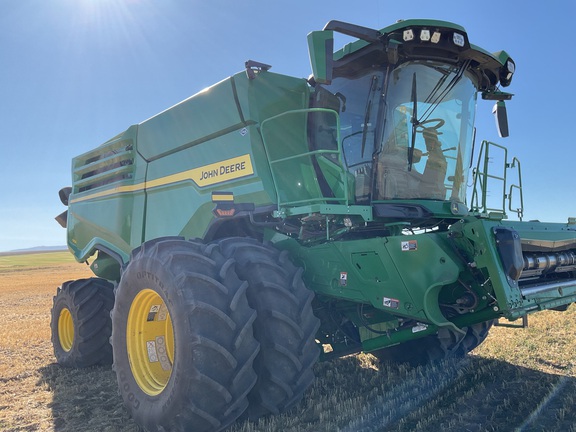 2025 John Deere X9 1100 Combine