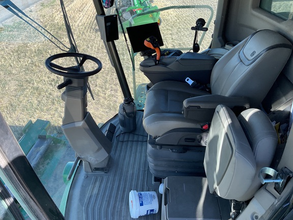2025 John Deere X9 1100 Combine