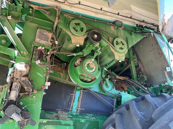 2025 John Deere X9 1100 Combine