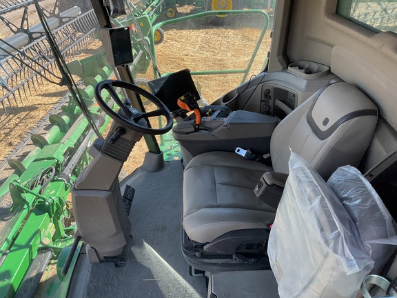 2025 John Deere X9 1100 Combine
