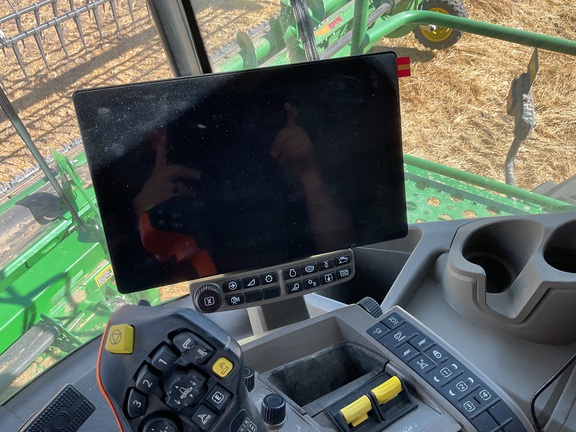 2025 John Deere X9 1100 Combine