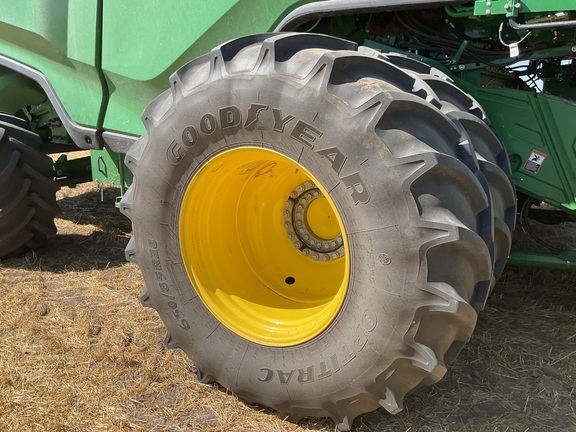 2025 John Deere X9 1100 Combine