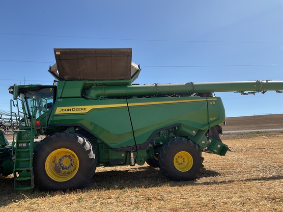 2025 John Deere X9 1100 Combine