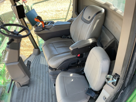 2025 John Deere X9 1100 Combine