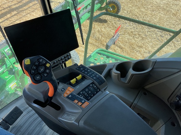 2025 John Deere X9 1100 Combine