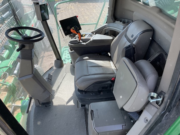2025 John Deere X9 1100 Combine