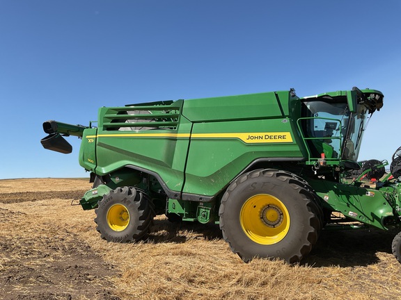 2025 John Deere X9 1100 Combine