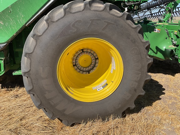 2025 John Deere X9 1100 Combine