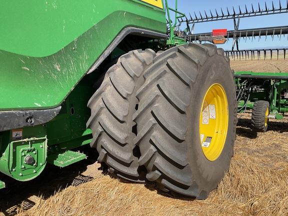 2025 John Deere X9 1100 Combine