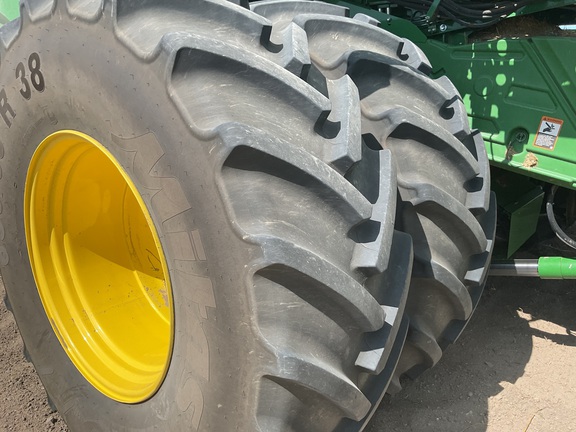 2025 John Deere X9 1100 Combine