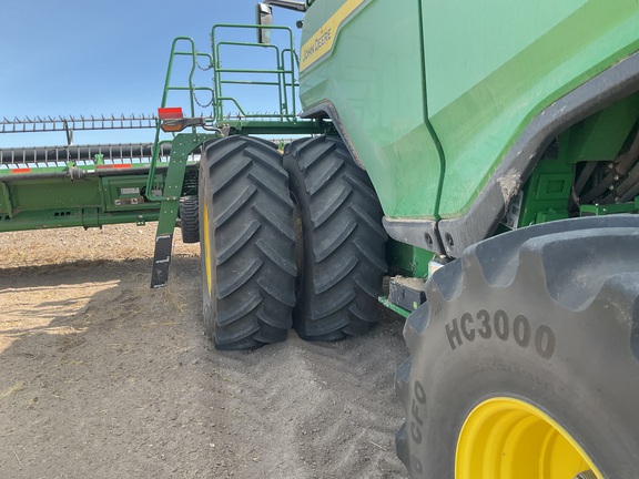 2025 John Deere X9 1100 Combine