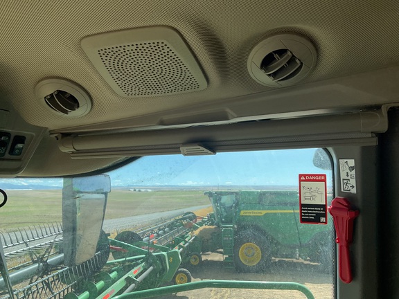 2025 John Deere X9 1100 Combine
