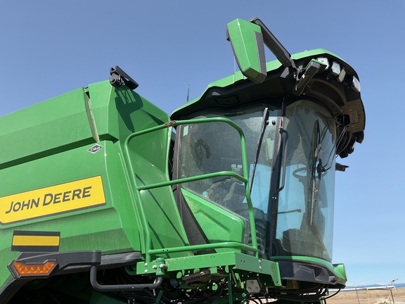 2025 John Deere X9 1100 Combine