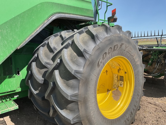 2025 John Deere X9 1100 Combine