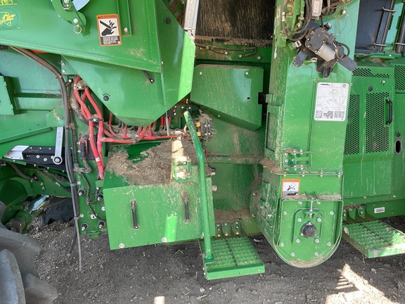 2025 John Deere X9 1100 Combine
