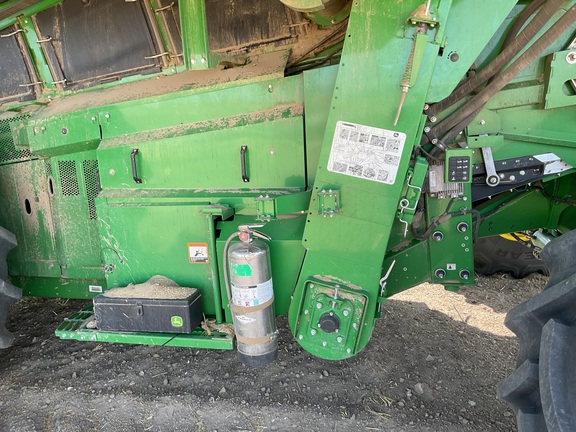 2025 John Deere X9 1100 Combine