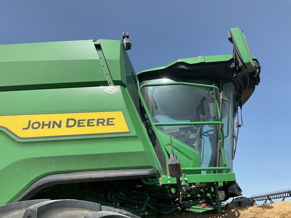 2025 John Deere X9 1100 Combine