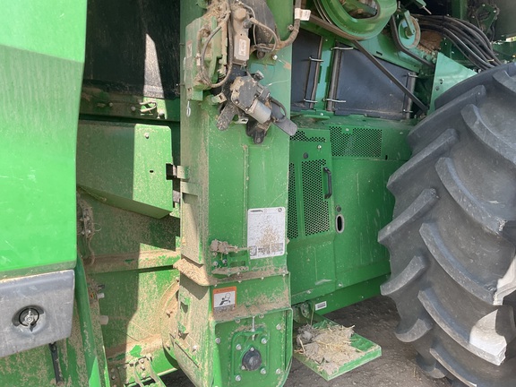 2025 John Deere X9 1100 Combine