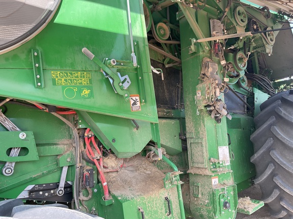 2025 John Deere X9 1100 Combine