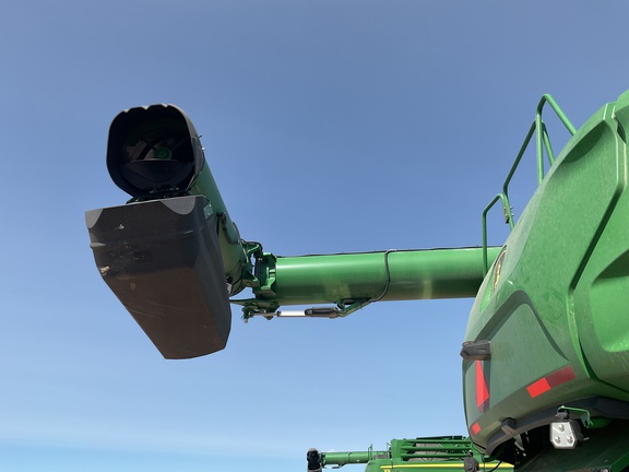 2025 John Deere X9 1100 Combine