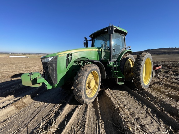 2013 John Deere 8235R Tractor