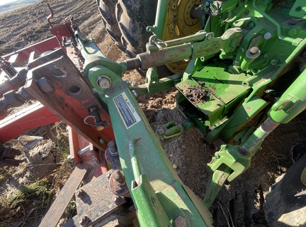 2013 John Deere 8235R Tractor