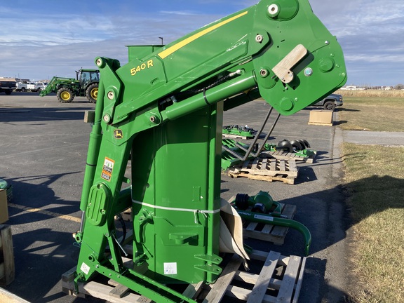 2022 John Deere 540R Loader