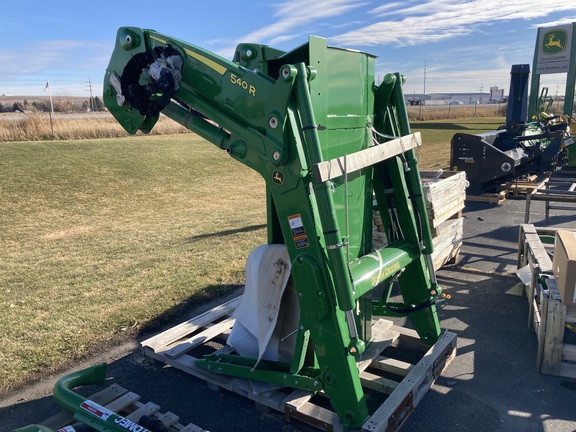 2022 John Deere 540R Loader