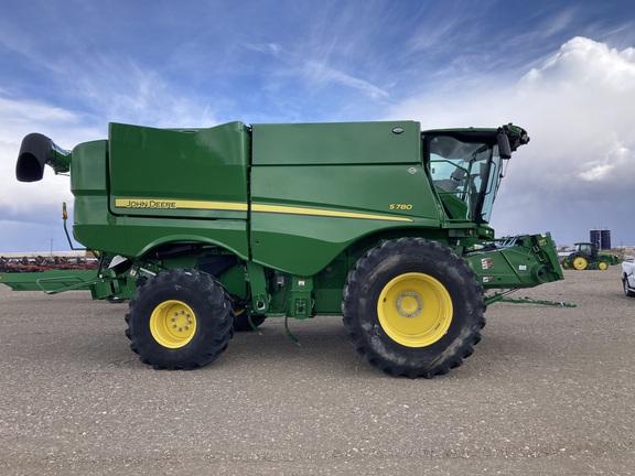2023 John Deere S780 Combine